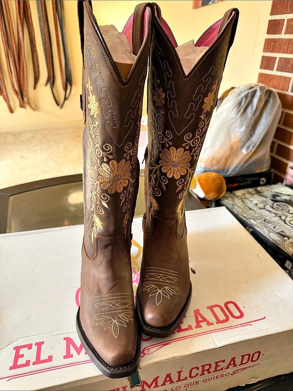 El Malcreado Women's Embroidered Western Boots US 7 Brown